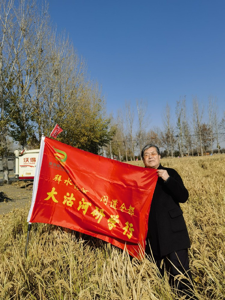 春色满园关不住，一枝红杏出墙来    ------ “锦绣红帆”品牌亮相岛城